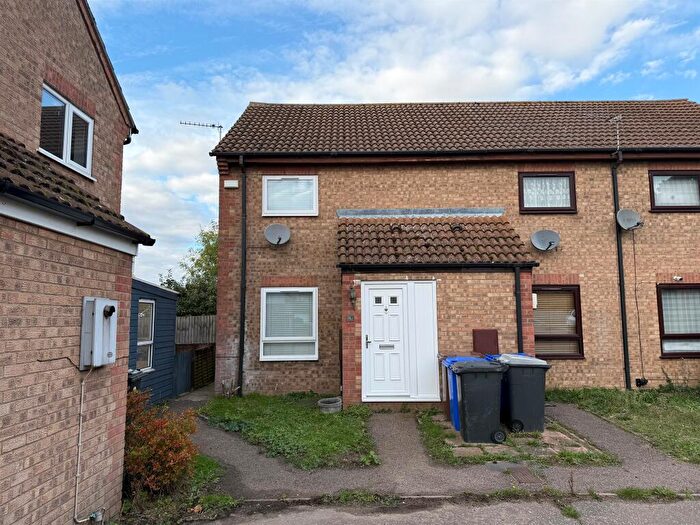2 Bedroom End Of Terrace House For Sale In Amis Court, Lakenheath, Brandon, IP27
