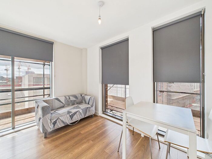 Studio To Rent In Block A, Wolstenholme Square, L1