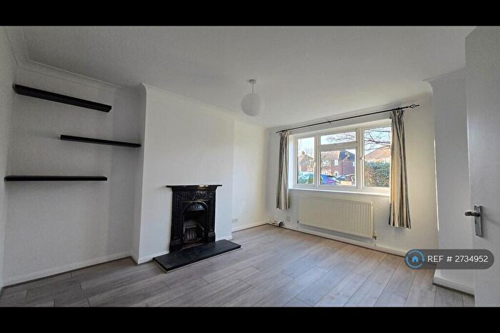 2 Bedroom Maisonette To Rent In Ardrossan Gardens, Worcester Park, KT4