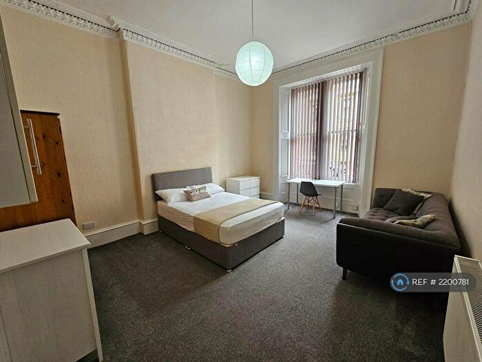 7 Bedroom Flat To Rent In West End Park Street, Glasgow, G3