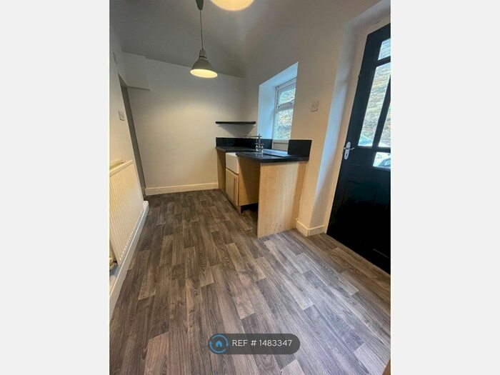 2 Bedroom Terraced House To Rent In Shay Lane, Halifax, HX3