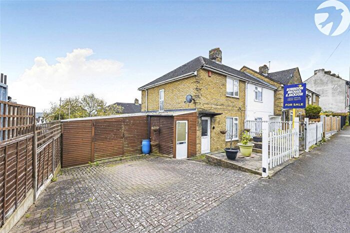 2 Bedroom End Terrace House For Sale In Slatin Road, Rochester, Kent, ME2