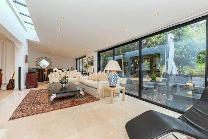 5 Bedroom Detached House To Rent In Sutherland Grove, London, SW18