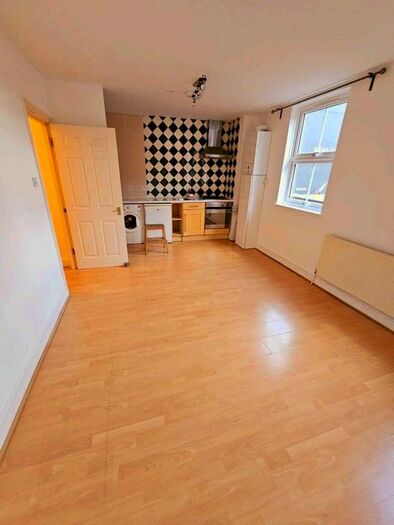 1 Bedroom Flat To Rent In Hackney Road, London, E2