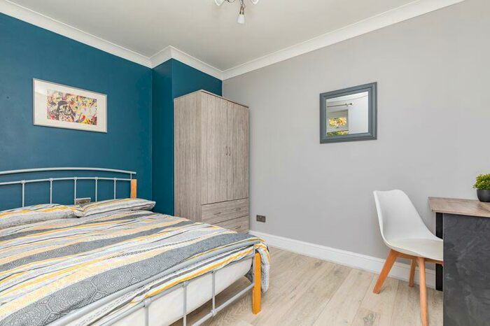 6 Bedroom Detached House To Rent In Hillside, Brighton, BN2