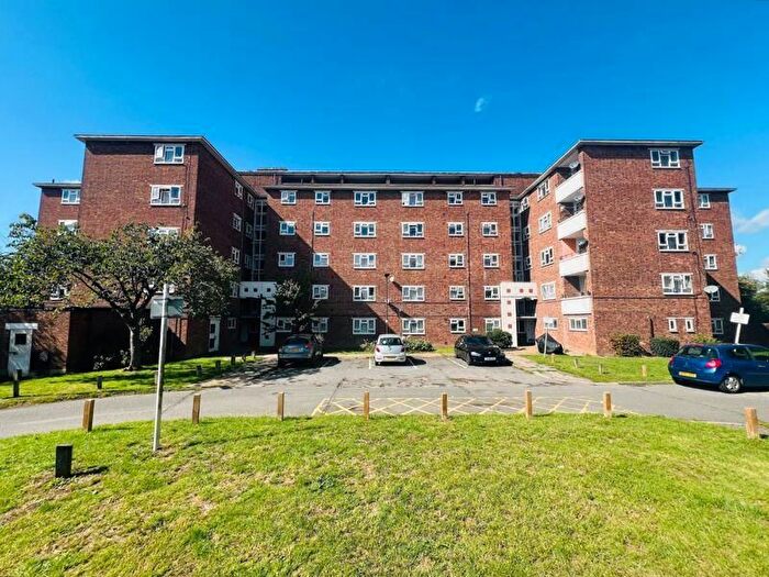 1 Bedroom Flat For Sale In Grange Court, Old Ruislip Road, Northolt, UB5