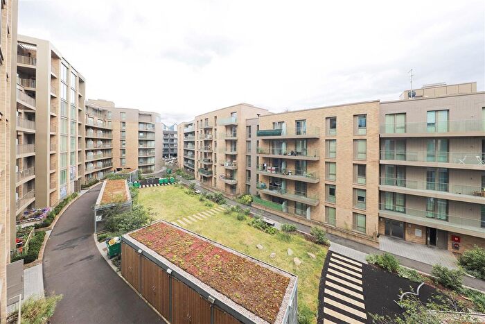 2 Bedroom Flat For Sale In Garnet Place, West Drayton, UB7