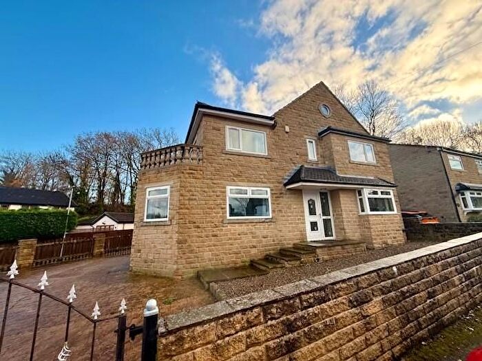 4 Bedroom Detached House For Sale In Windhill Old Road, Thackley, Bradford, BD10