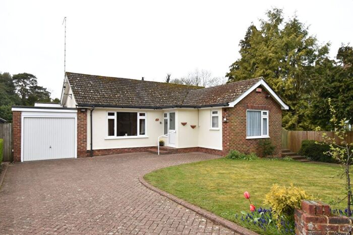 2 Bedroom Detached Bungalow For Sale In The Moat, Charing, TN27