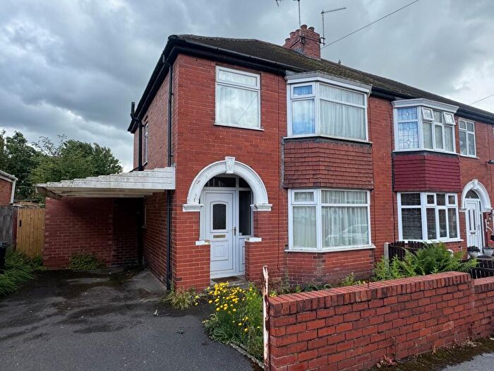 3 Bedroom Semi-Detached House For Sale In Mount Avenue, Worksop, S81