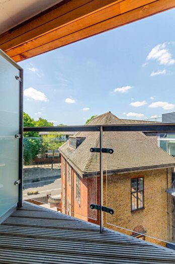 1 Bedroom Flat To Rent In St Pancras Way, St Pancras, London, NW1