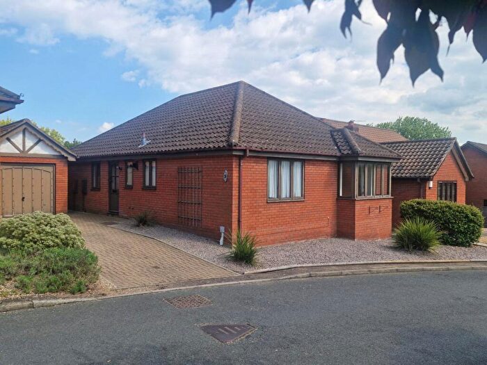 3 Bedroom Bungalow For Sale In Sidell Close, Norwich, Norfolk, NR4