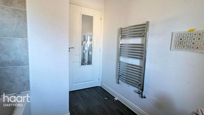 2 Bedroom Semi-Detached House To Rent In Christabel Close, Swanscombe, DA10