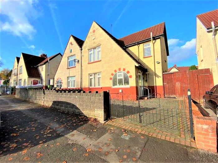 3 Bedroom Semi-Detached House To Rent In Grand Avenue Ely Cardiff CF5