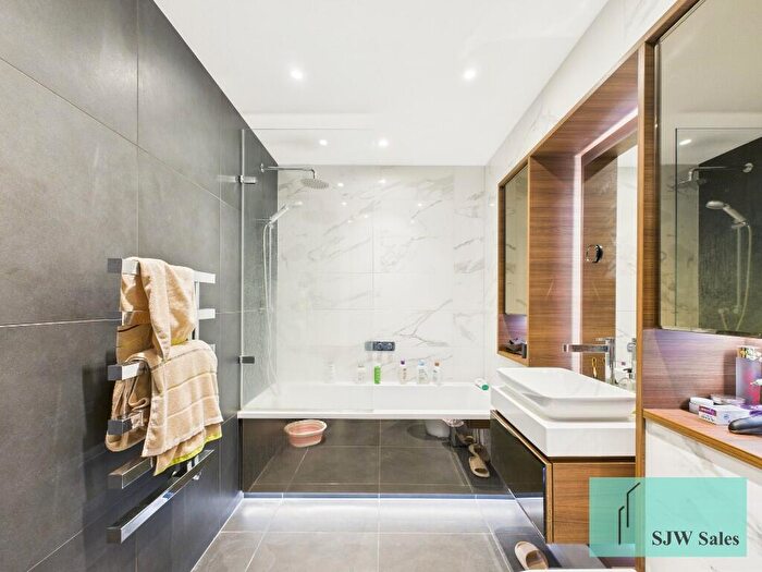 1 Bedroom Apartment For Sale In Neroli House, Goodman's Fields, Aldgate, E1