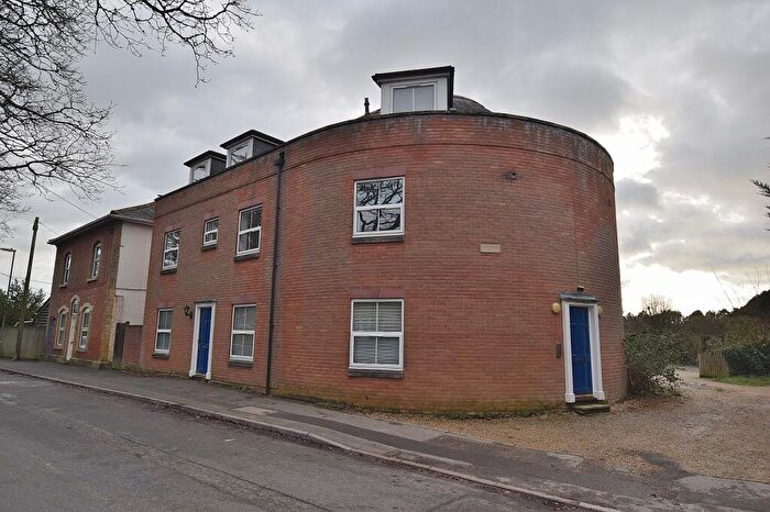 2 Bedroom Flat To Rent In Everton Road, Hordle, Lymington, Hampshire., SO41