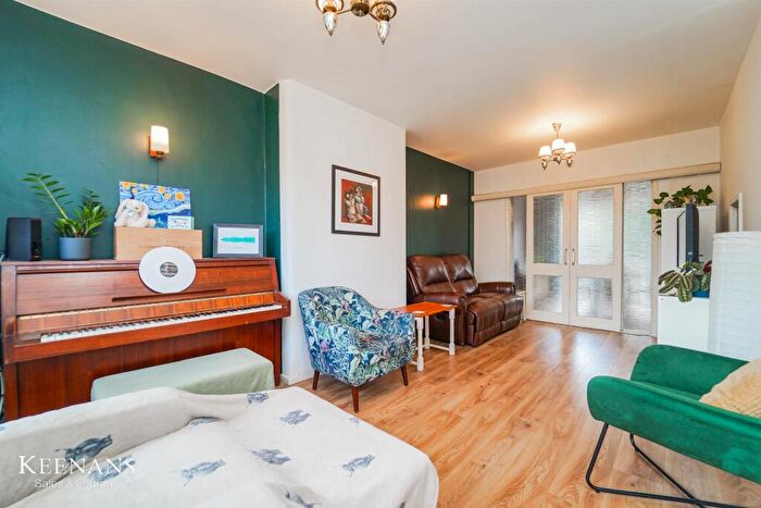 3 Bedroom Semi-Detached House For Sale In Burford Drive, Swinton, Manchester, M27