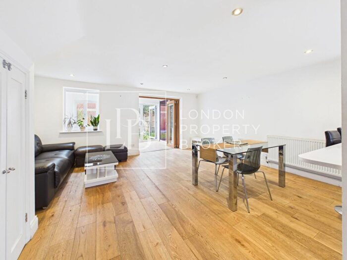 3 Bedroom Terraced House To Rent In Telegraph Place, London, E14