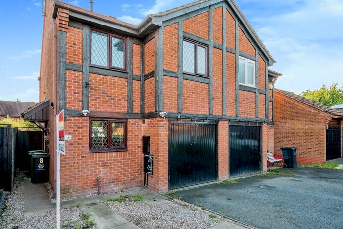 3 Bedroom Semi-Detached House For Sale In Wood Piece Close, Wall Meadow, Worcester, WR4