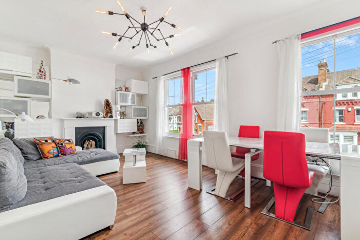 2 Bedroom Flat To Rent In Alexandra Road, Hornsey, N8