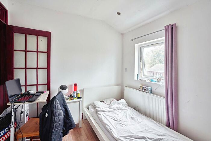 5 Bedroom End Of Terrace House For Sale In Asland Road, London, E15