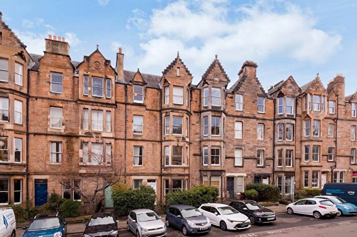 2 Bedroom Flat For Sale In / Marchmont Crescent, Marchmont, EH9