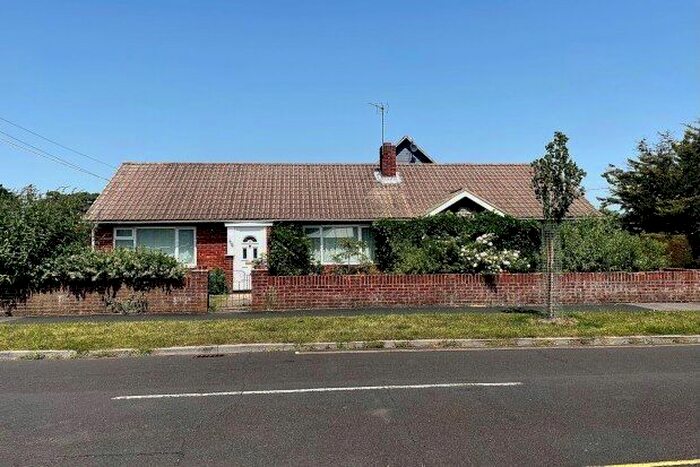 4 Bedroom Bungalow To Rent In Green Road, Fareham, PO14