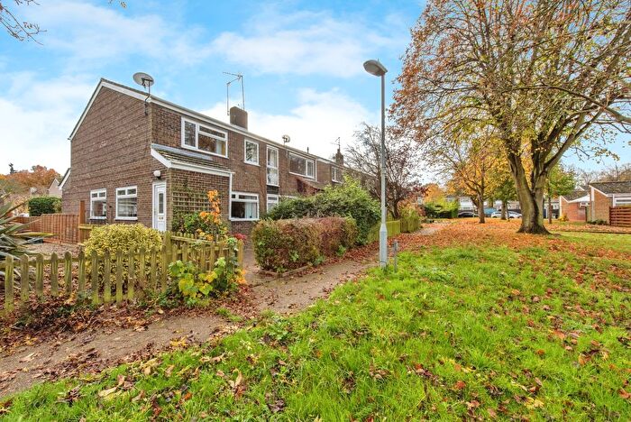 3 Bedroom Semi-Detached House For Sale In Lindisfarne Road, Bury St. Edmunds, IP33