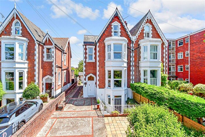 2 Bedroom Flat For Sale In Outram Road, Southsea, Hampshire, PO5