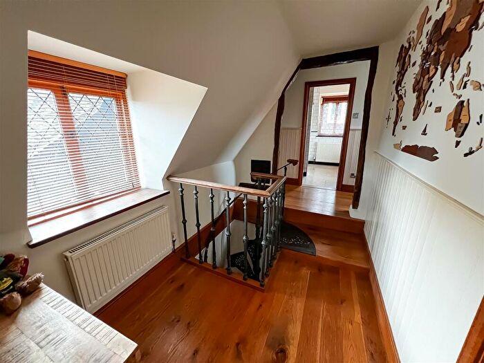 5 Bedroom Semi-Detached House For Sale In Queen Street, Great Oakley, CO12