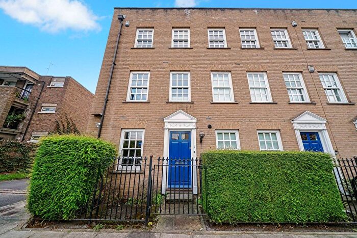 4 Bedroom End Of Terrace House To Rent In Cable Street, Shadwell, London, E1