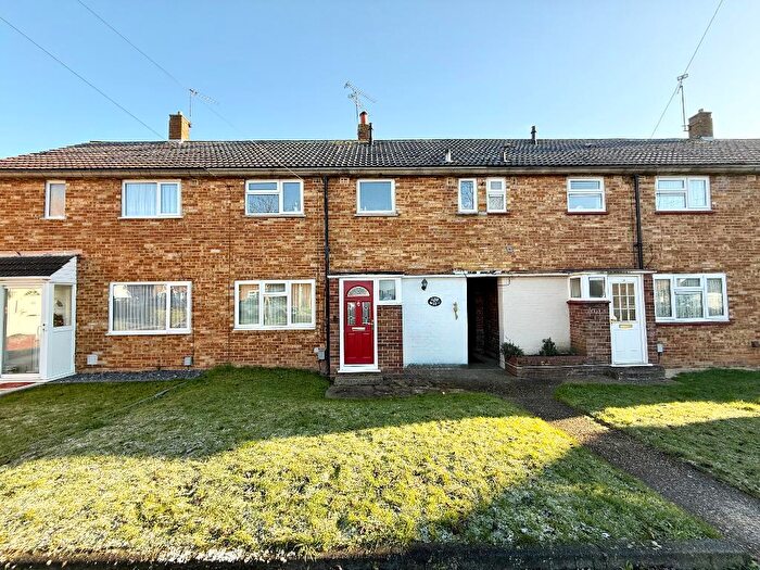 3 Bedroom Terraced House For Sale In East Hill, Runfold, Luton, Bedfordshire, LU3