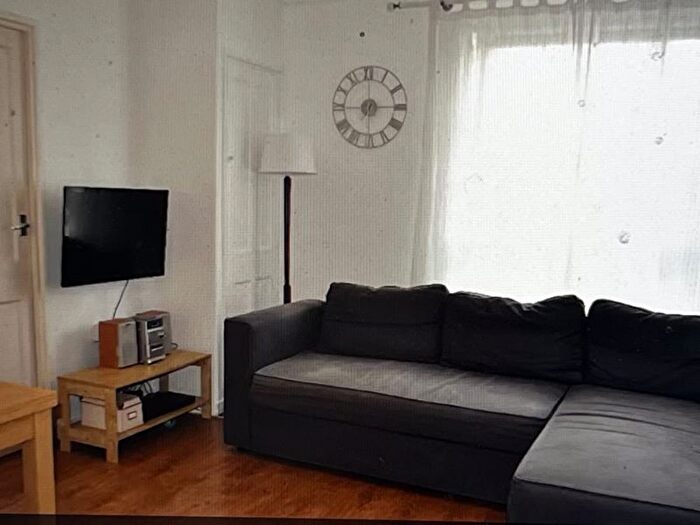 2 Bedroom Property To Rent In Provost Estate, London, N1