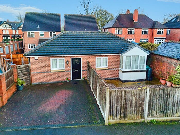 2 Bedroom Detached Bungalow For Sale In Jockey Lane, Wednesbury, Wednesbury, WS10