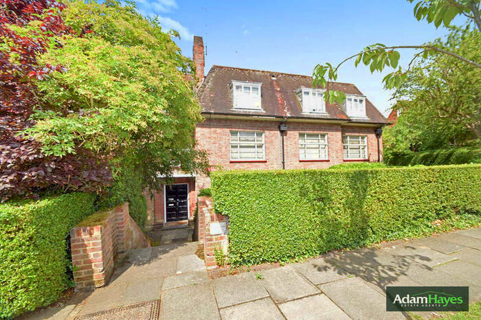 3 Bedroom Flat To Rent In Brookland Rise, Hampstead Garden Suburb, NW11