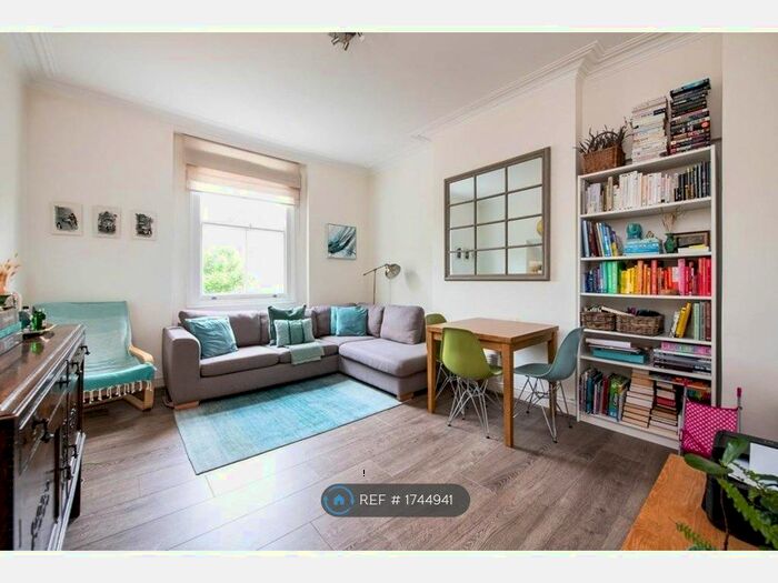 2 Bedroom Flat To Rent In St. Pauls Avenue, London, NW2