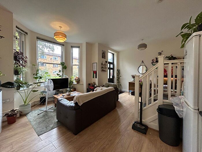 1 Bedroom Flat To Rent In London Road, Luton, Bedfordshire, LU1