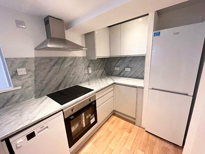 1 Bedroom Flat To Rent In Bedford Square, Brighton, BN1