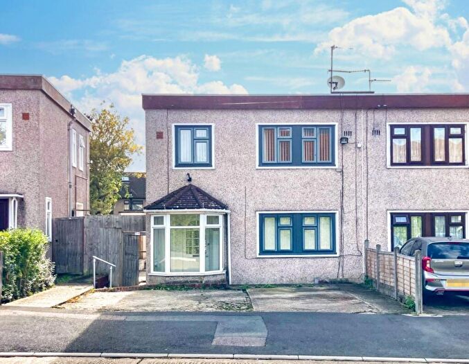 3 Bedroom Semi-Detached House For Sale In Colne Drive, Romford, RM3