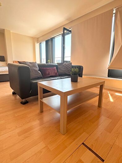 1 Bedroom Studio To Rent In Flat C, - Clarendon Road, LS2