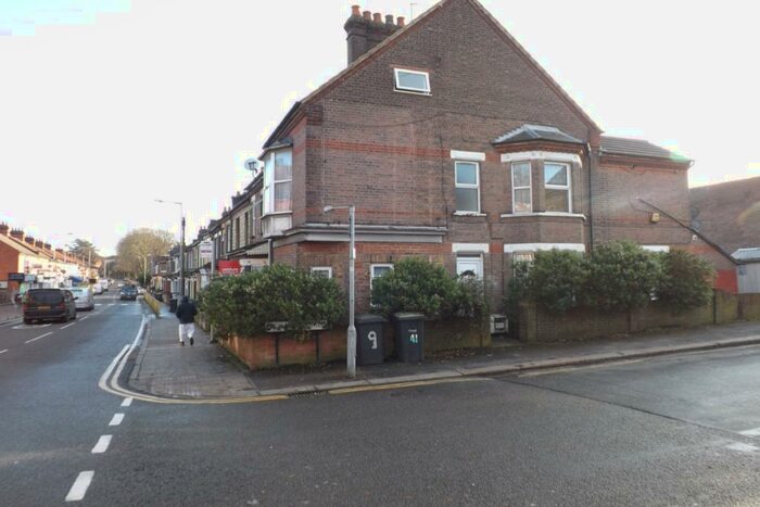 2 Bedroom Flat To Rent In Dallow Road, Luton, LU1