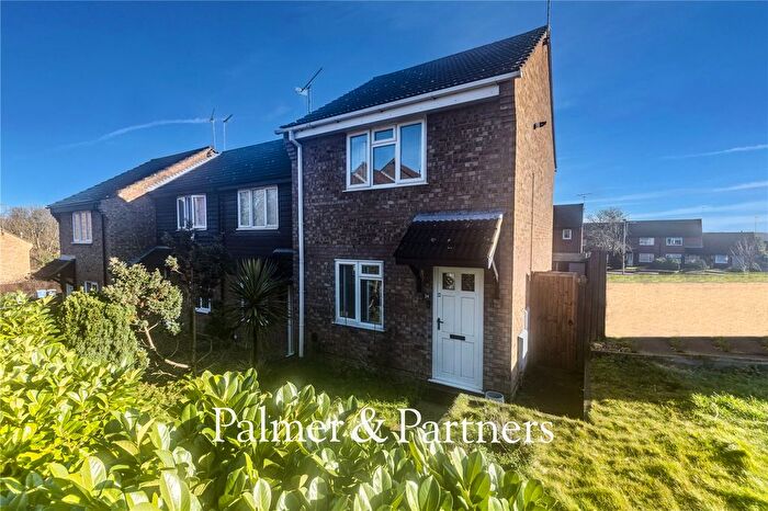 2 Bedroom End Terrace House For Sale In Yew Tree Rise, Pinewood, Ipswich, Suffolk, IP8