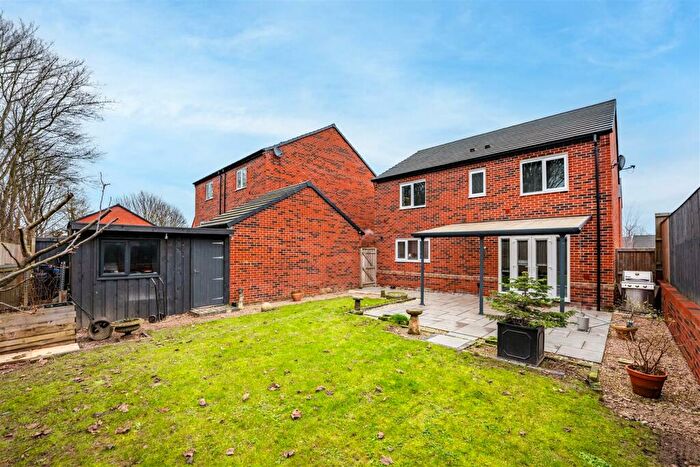 4 Bedroom Detached House For Sale In Edale Drive, Chesterfield, S42