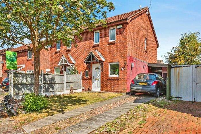 2 Bedroom Semi-Detached House For Sale In Birling Close, Nottingham, NG6