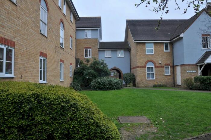 1 Bedroom Flat To Rent In London Road, Benfleet, SS7