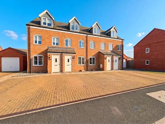 3 Bedroom Town House For Sale In Pascoe Drive, Ormesby, NR29