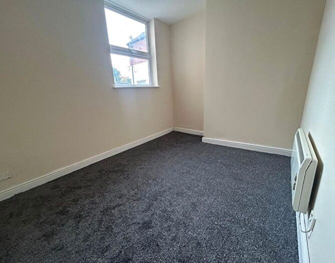 2 Bedroom Flat For Sale In Flat C, Humberstone Road, Leicester, LE5