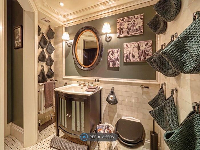 2 Bedroom Flat To Rent In Elsham Road, London, W14