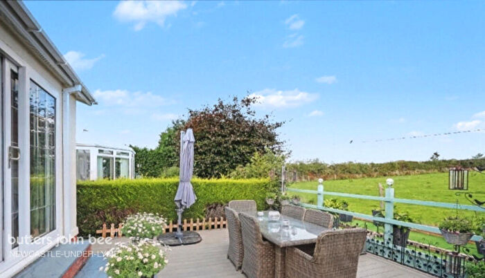 2 Bedroom Park Home For Sale In Yew Tree Park, The Rowe, Stoke-on-Trent, ST5