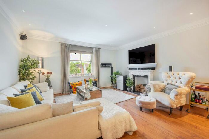 3 Bedroom Flat To Rent In Fitzjohn's Avenue, Hampstead, NW3